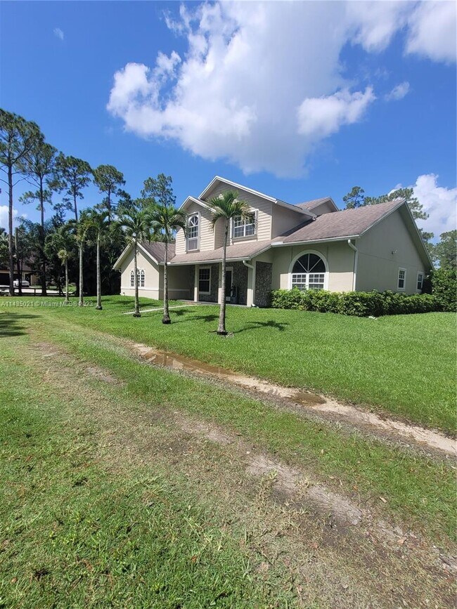 Foto del edificio - 7881 Coconut Blvd