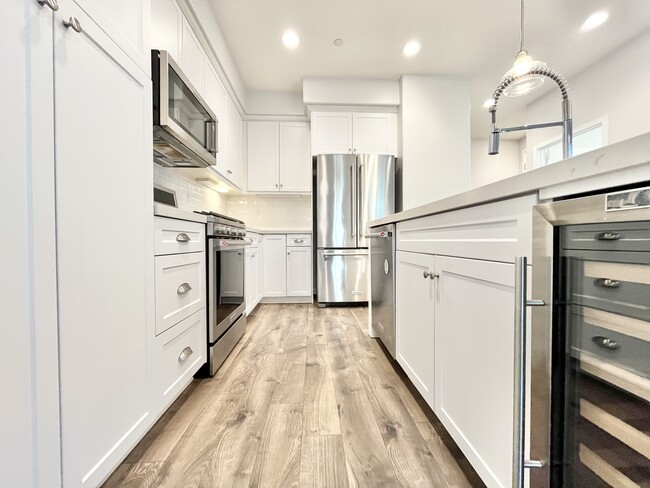 Foto del edificio - 7601 N Justice Way