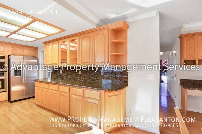 Building Photo - 4 Bed, 2.5 Bath, 2433 sq ft home location ...