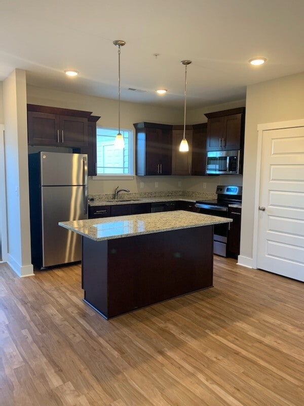 Building Photo - 2052 Sunflower Dr