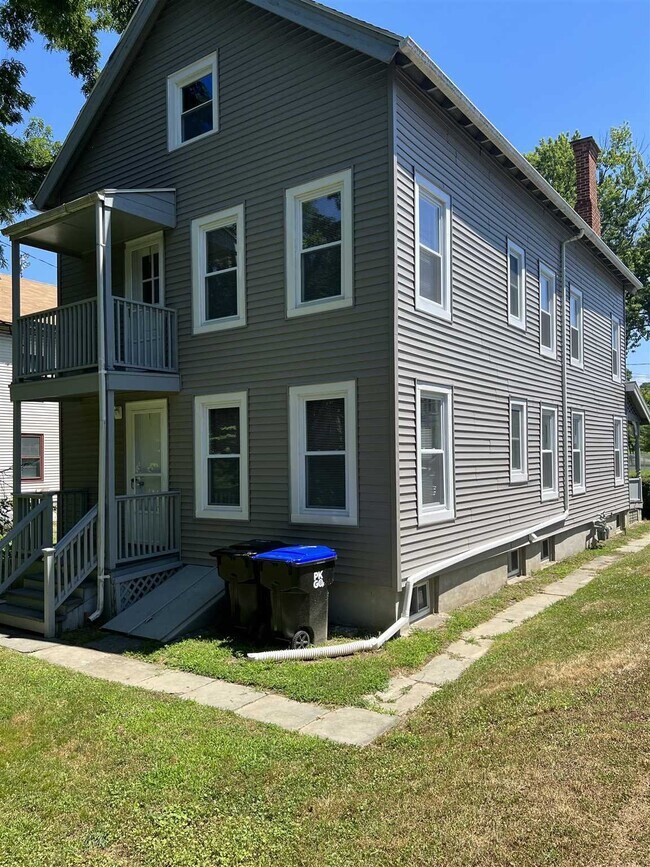 21 Lincoln Ave, Poughkeepsie, NY 12601 Room for Rent in Poughkeepsie