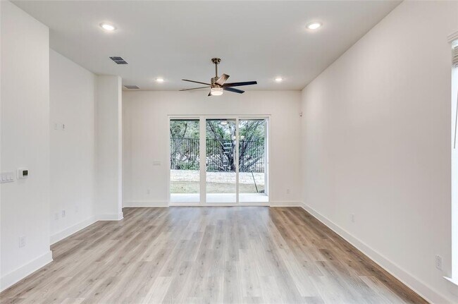 Foto del edificio - 2000 Kit Cir