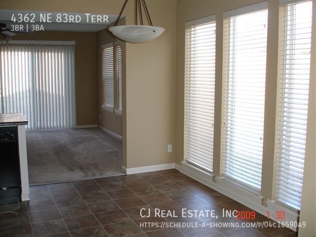 Foto del edificio - 4362 NE 83rd Terrace