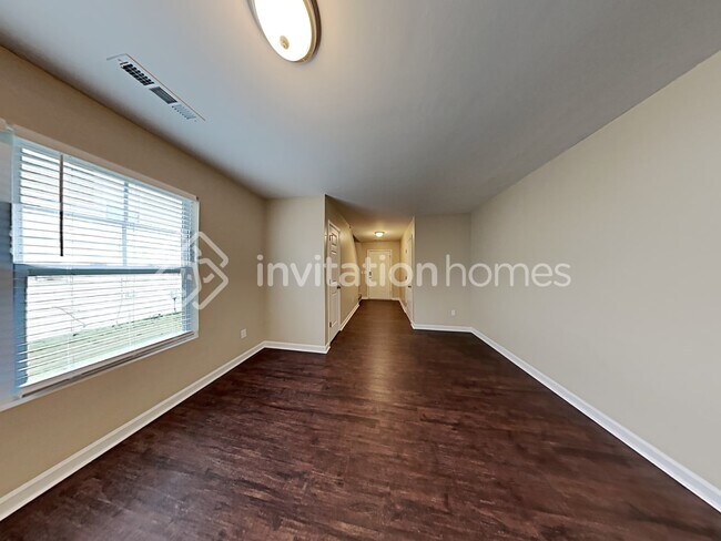 Building Photo - 3008 Van Dorn Rd