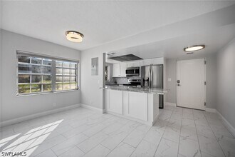 Building Photo - 666 3rd St S
