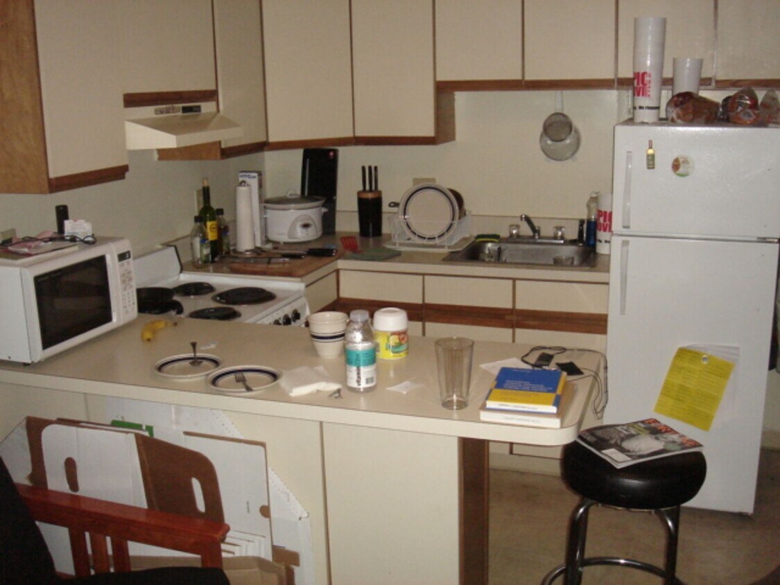 Foto del edificio - Packards Corner  Sunny front facing Studio  Hth HW inc Now or May Students ok RENOVATED