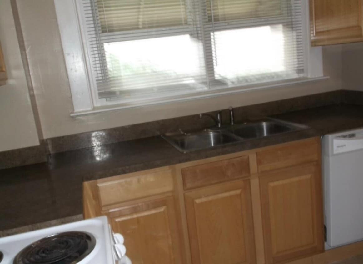 Building Photo - 466 Euclid Ave