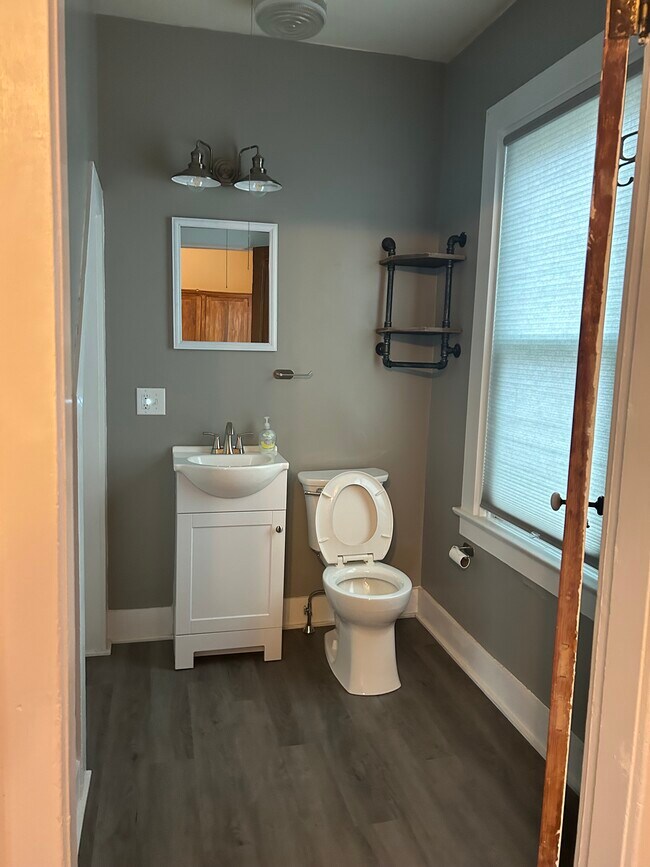 Baño auxiliar en la planta baja - 68 High St