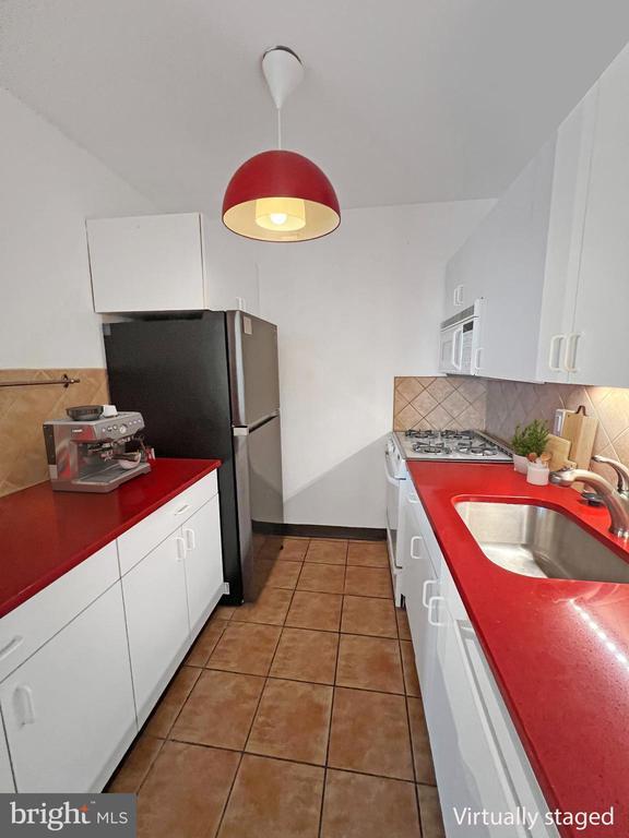 Building Photo - 2475 Virginia Ave NW