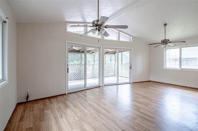 Building Photo - 129 Evergreen Harbor