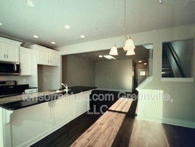 Foto del edificio - 437 Pangel Ln