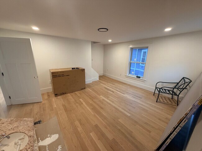 Building Photo - 14 Cutter Ave