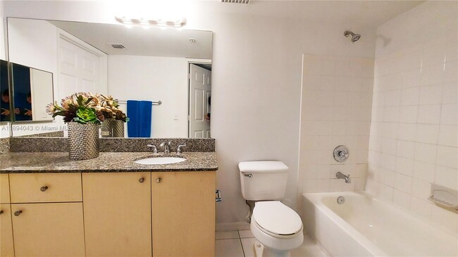 Foto del edificio - 2457 Centergate Dr