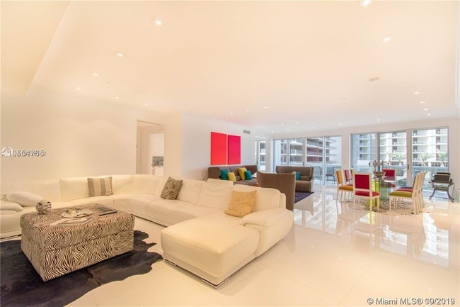 Building Photo - 9601 Collins Ave