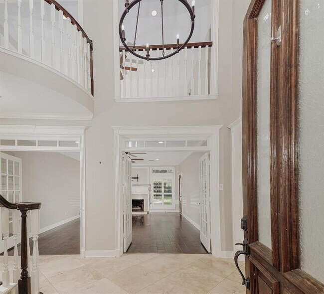 Building Photo - 2 Silverstrand Pl