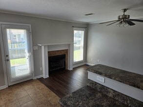 Building Photo - 110 Livingston Cove