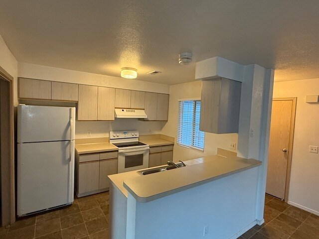 Building Photo - 553 S Workland Ln