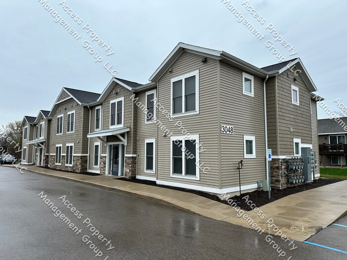 Primary Photo - Grand Rapids / Kentwood Newer Apartments!