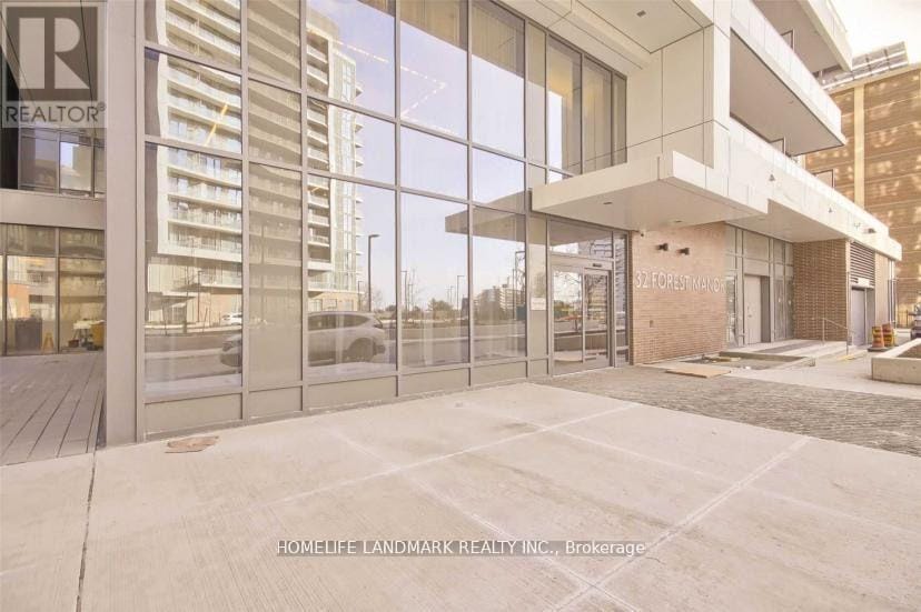 Primary Photo - 32 Forest Manor Rd