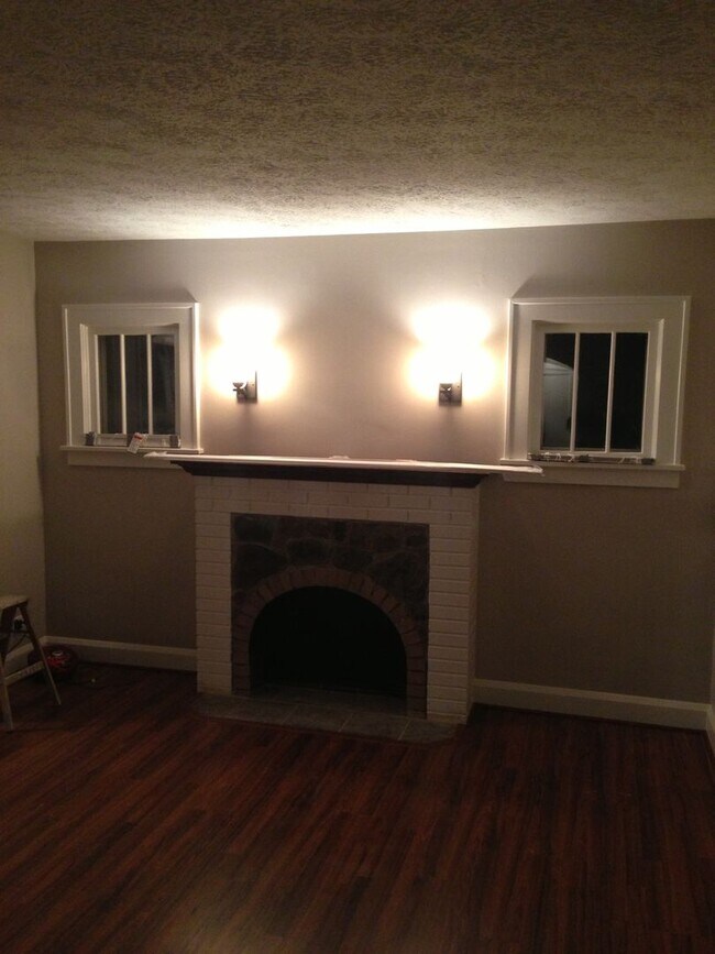 Foto del edificio - Large 4BR Plain Local Home for Rent