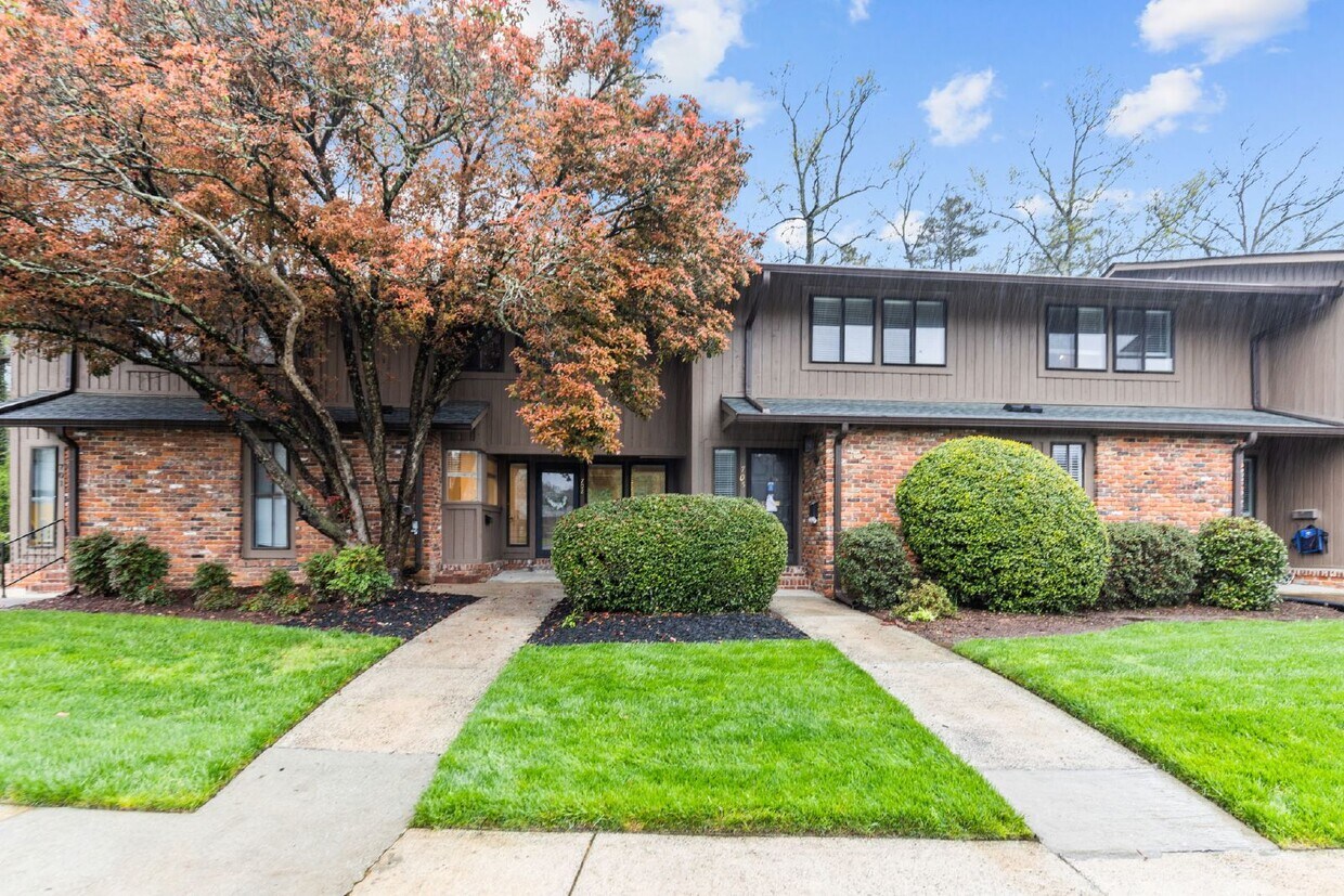 Primary Photo - Available August 20th - 3 bedroom condo - ...