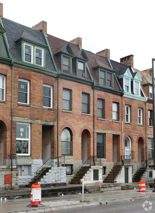 Building Photo - 1619 St Paul St