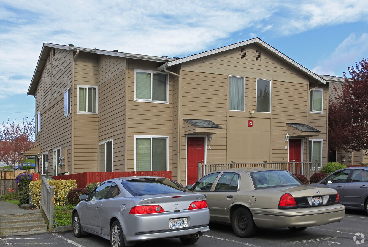 Pine Village Condominiums Apartments Everett, WA