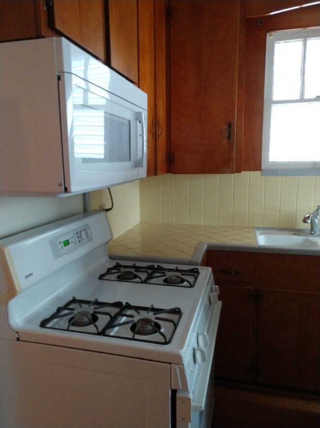 Foto del edificio - 5006 Bernardo De Galvez Ave