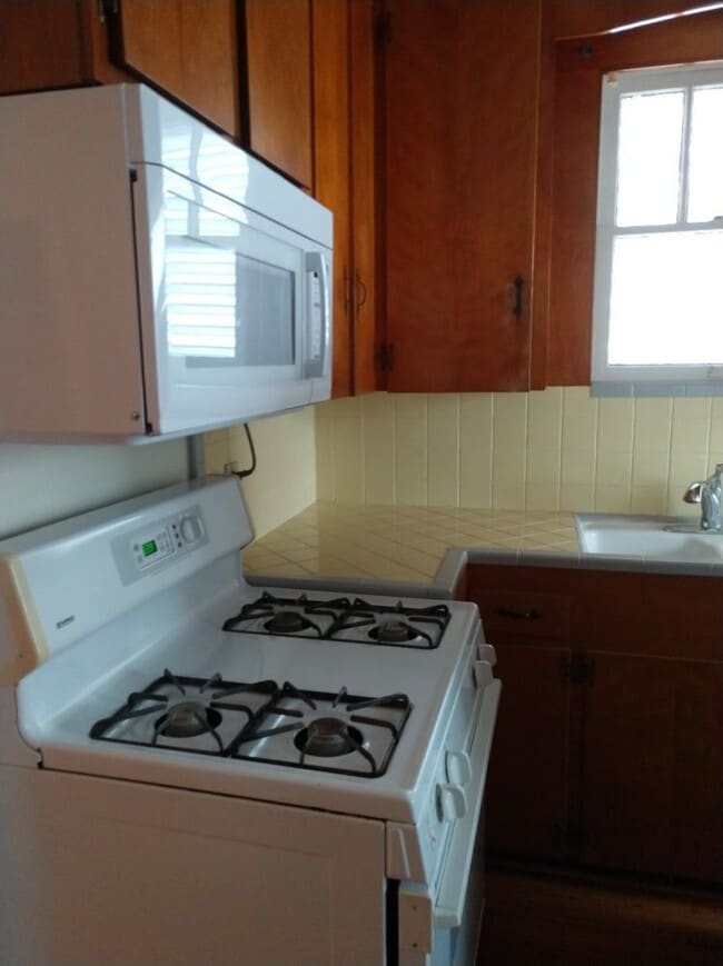 Building Photo - 5006 Bernardo De Galvez Ave