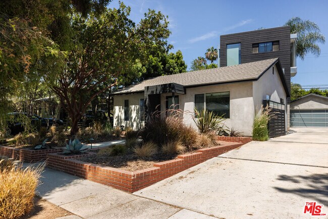 Building Photo - 3774 Ashwood Ave