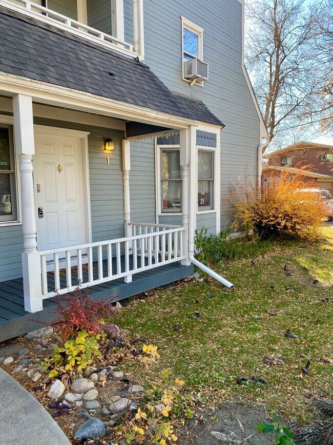 Foto del edificio - Sunny, Cozy 1 Bedroom Condo - Available for Move-in Now!