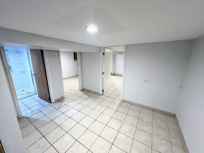 Foto del edificio - 2936 N Dawson Ave
