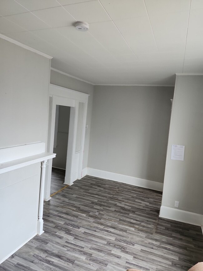 Building Photo - 5 Davison St