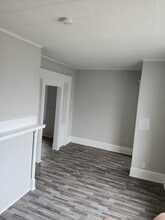 Building Photo - 5 Davison St