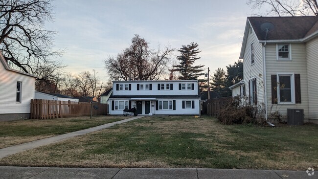 Building Photo - 303 E Adams St