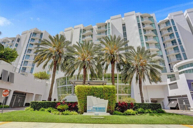 Foto del edificio - 3029 NE 188th St