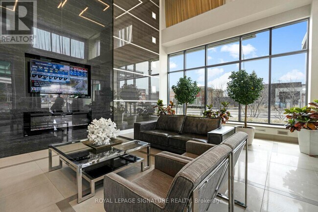 Photo du bâtiment - 3975 Grand Park Dr