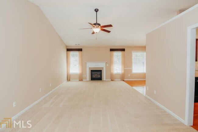 Building Photo - 3845 Pine Village Pl