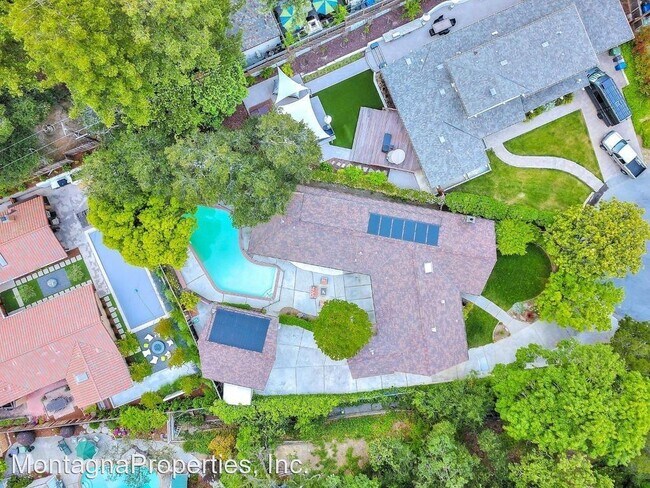 Foto del edificio - 4 br, 2.5 bath House - 16200 W Ellenwood Ave