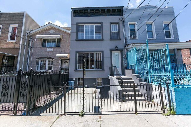 Building Photo - 506 Warwick St