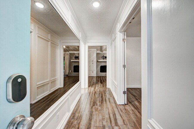 Foto del edificio - 903 S Berry Rd