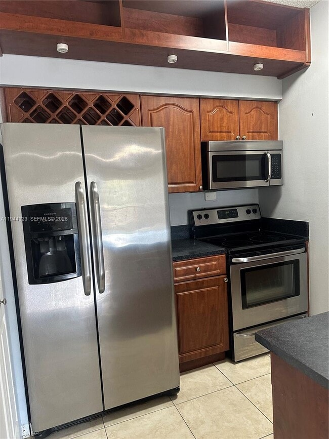 Foto del edificio - 18356 NW 68th Ave