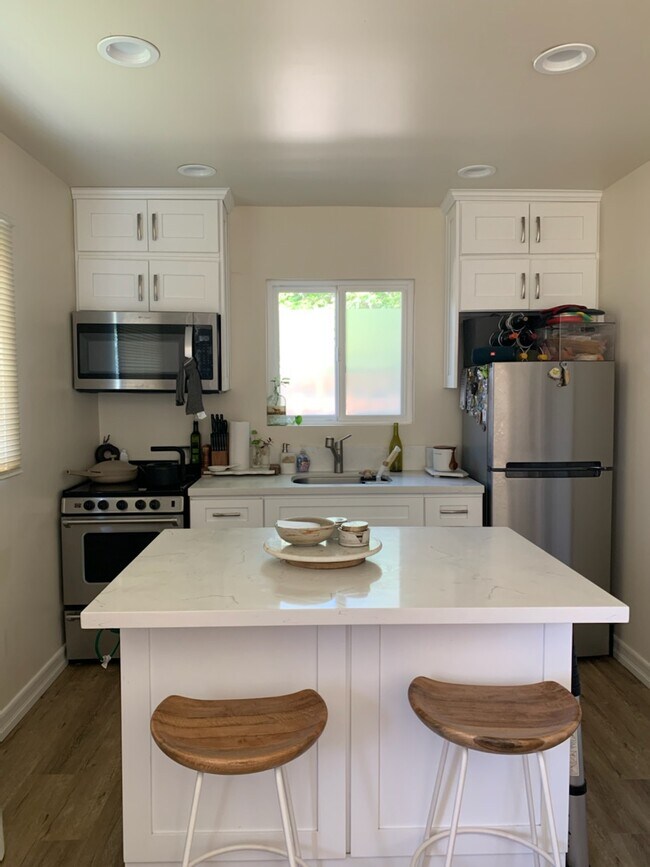 Kitchen diner - 325 Sturtevant Dr