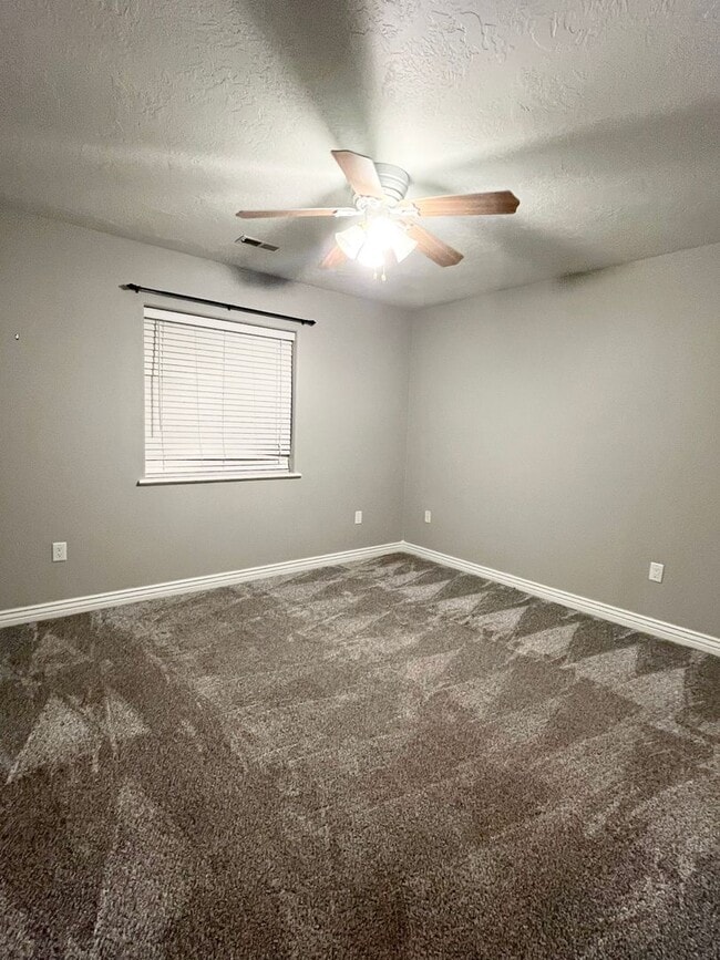 Building Photo - 510 Gwen Loop