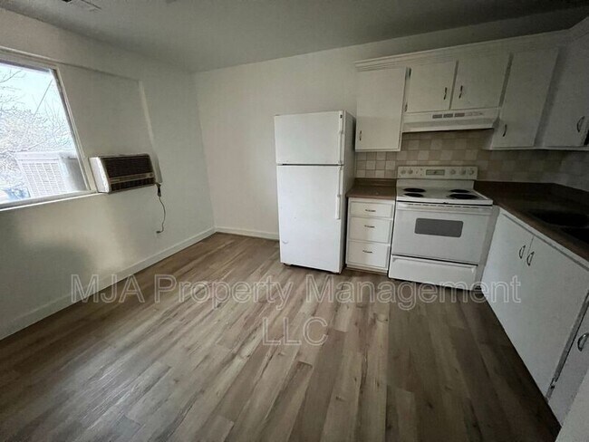 Foto del edificio - 2517 S Lakecrest Dr
