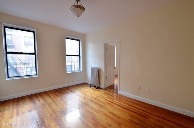 Building Photo - 3 br, 1 bath  - 82 Caryl Ave