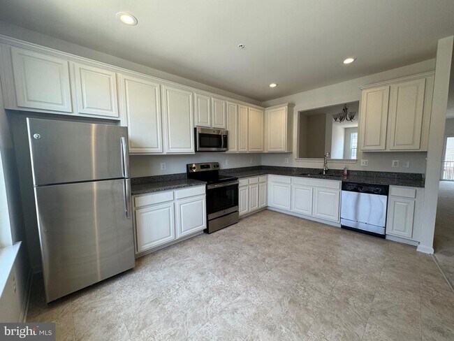 Building Photo - 116 Clydesdale Ln