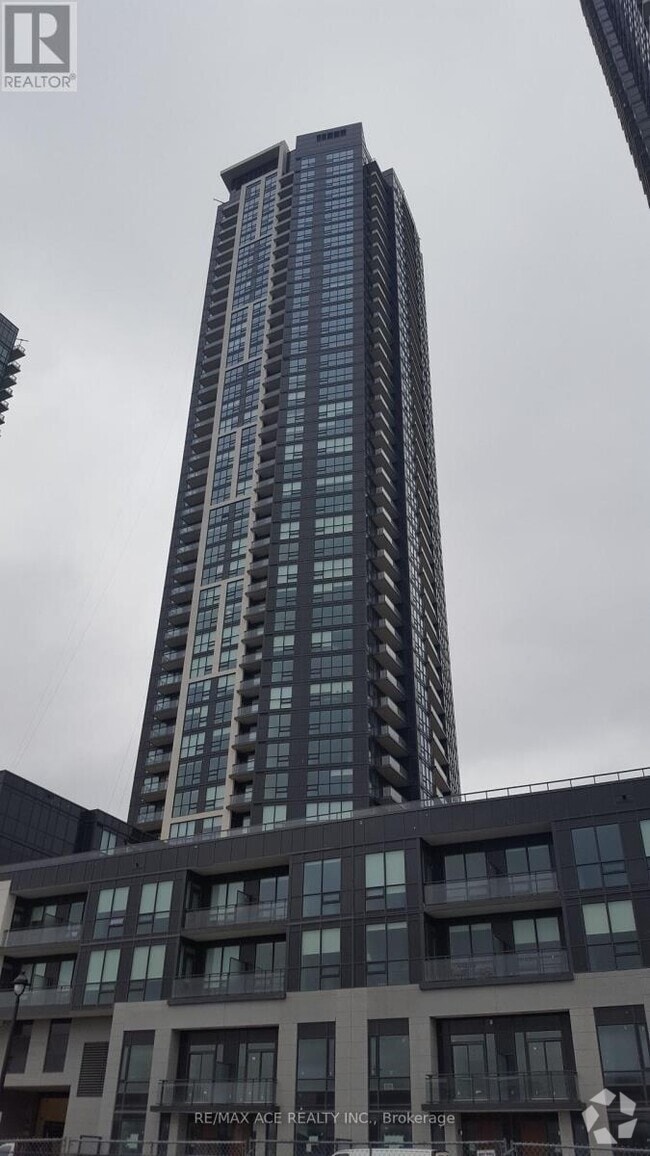 Building Photo - 510-510 Curran Place