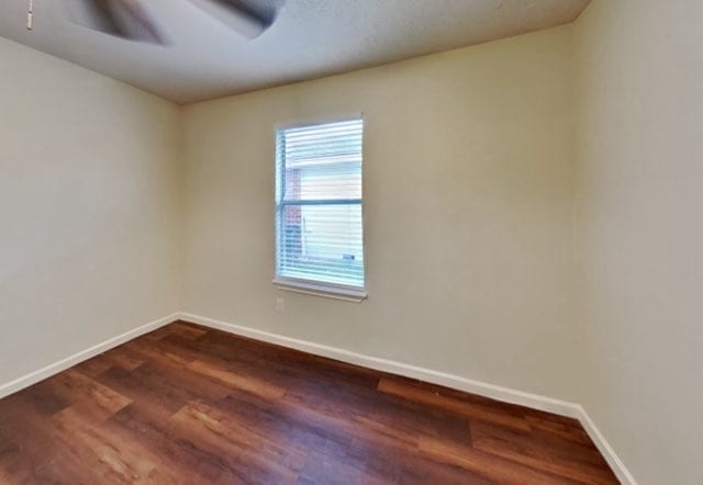 Foto del edificio - 5863 12thChaletford Dr