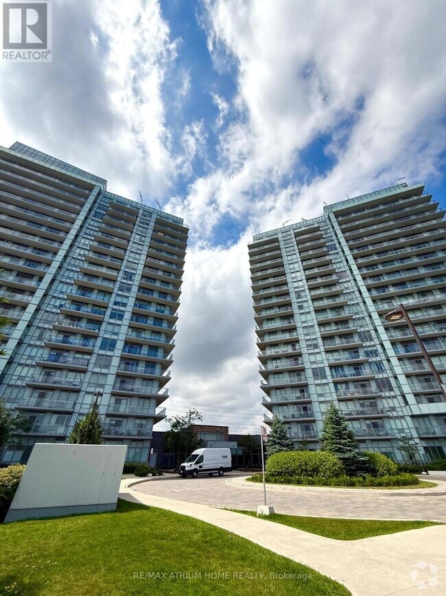 Building Photo - 4699-4699 Glen Erin Dr
